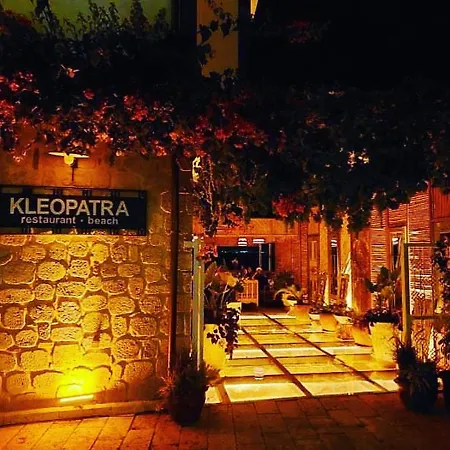 Kleopatra 3* Side